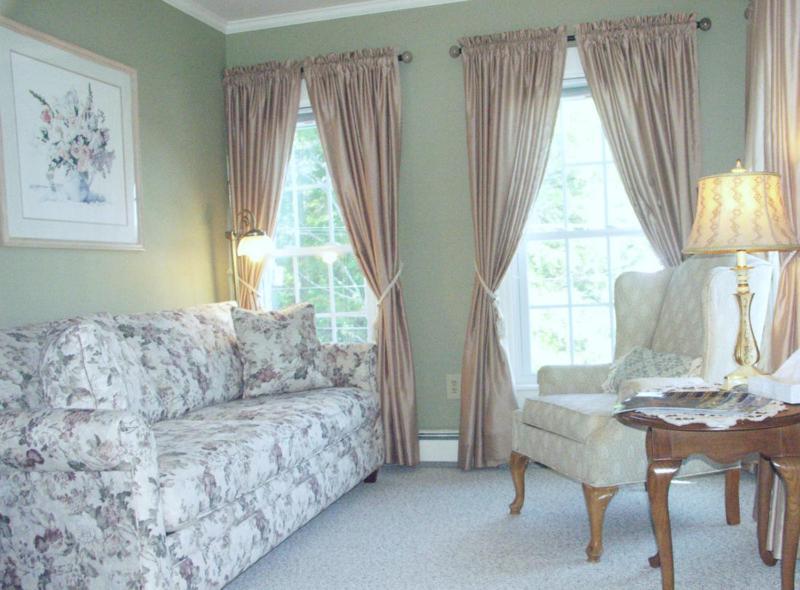 New London Inn At Pleasant Lake מראה חיצוני תמונה