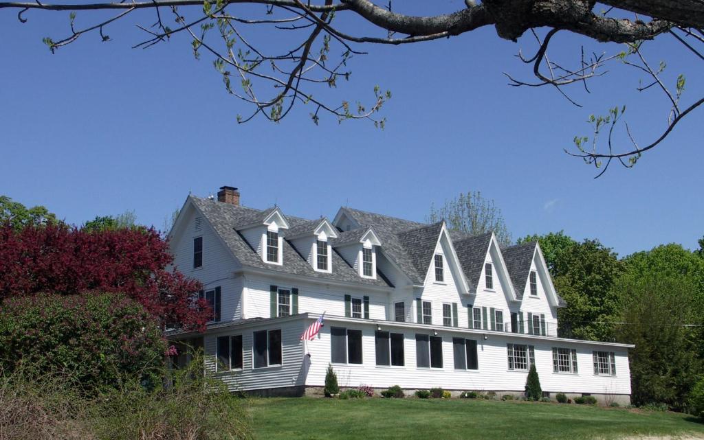 New London Inn At Pleasant Lake מראה חיצוני תמונה