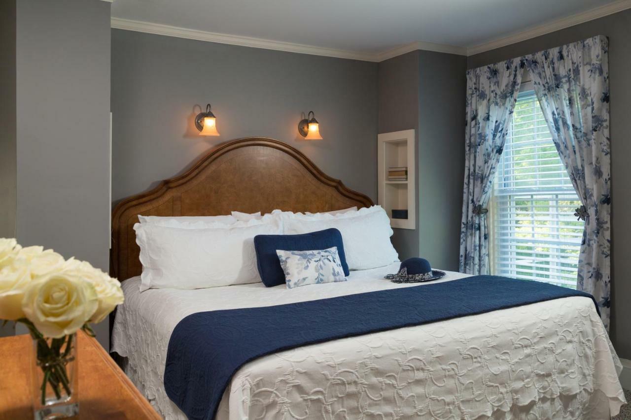 New London Inn At Pleasant Lake מראה חיצוני תמונה