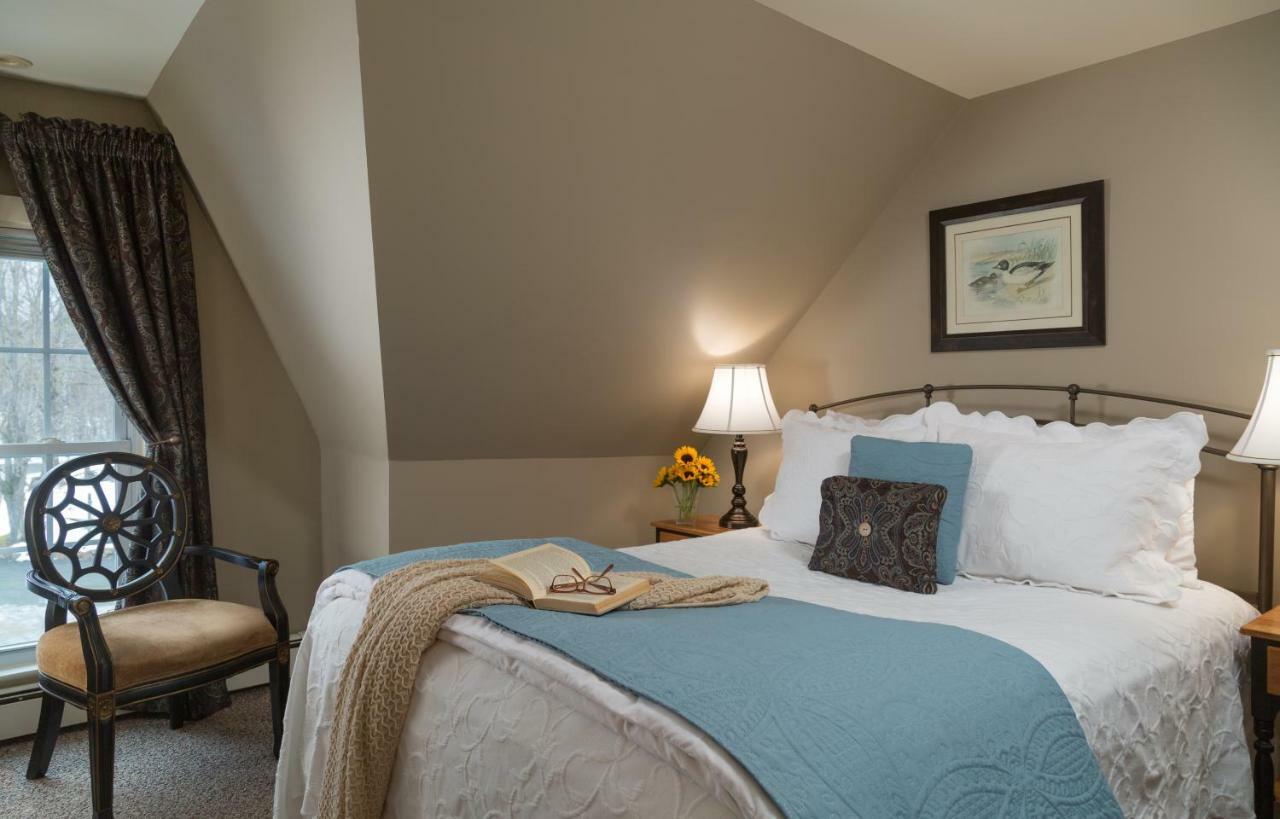 New London Inn At Pleasant Lake מראה חיצוני תמונה